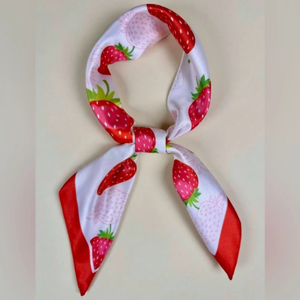 Strawberry Print Scarf P43 - Picture 2 of 4